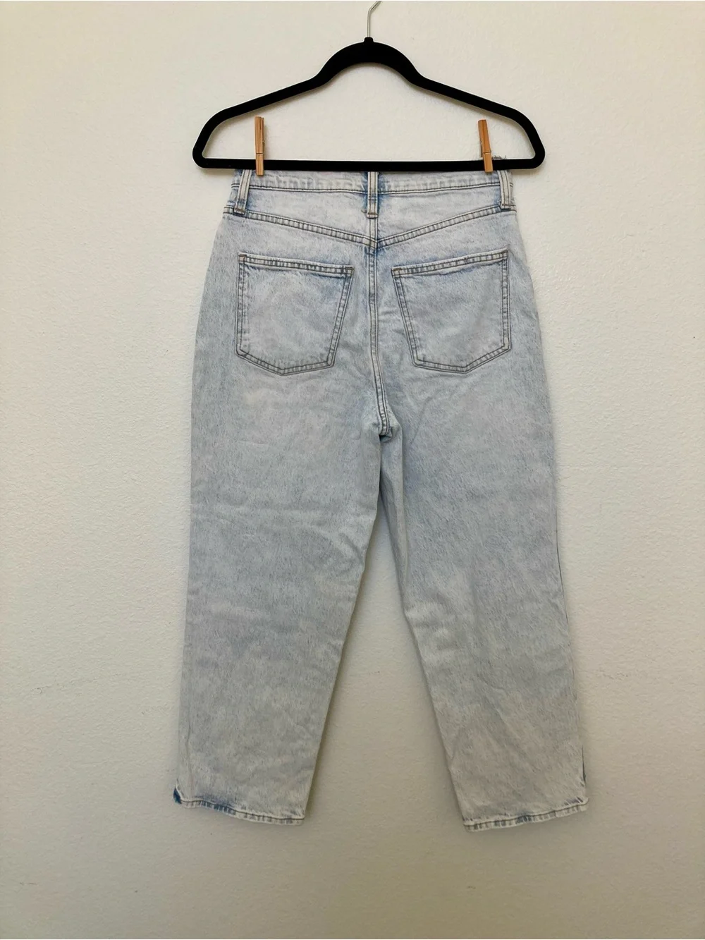 Universal Thread Vintage Straight Light Blue Acid Washed High-Rise Jeans